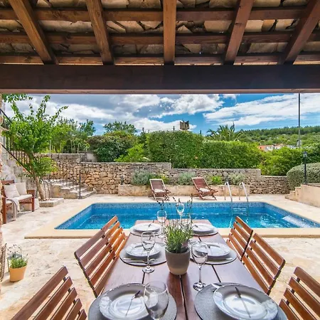 Villa Maruka *