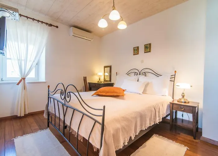 Maruka Villa
