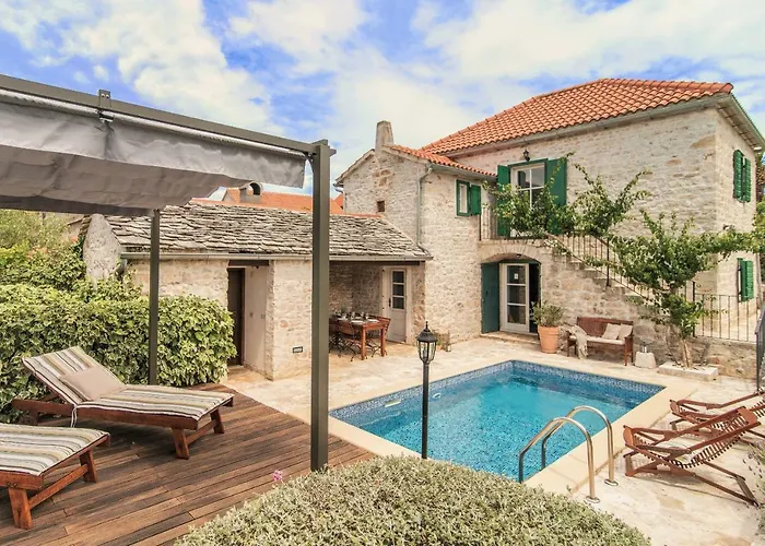 Maruka Villa