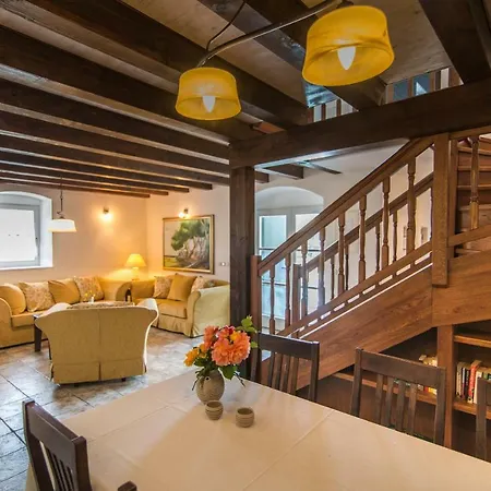 Maruka سوبيتار